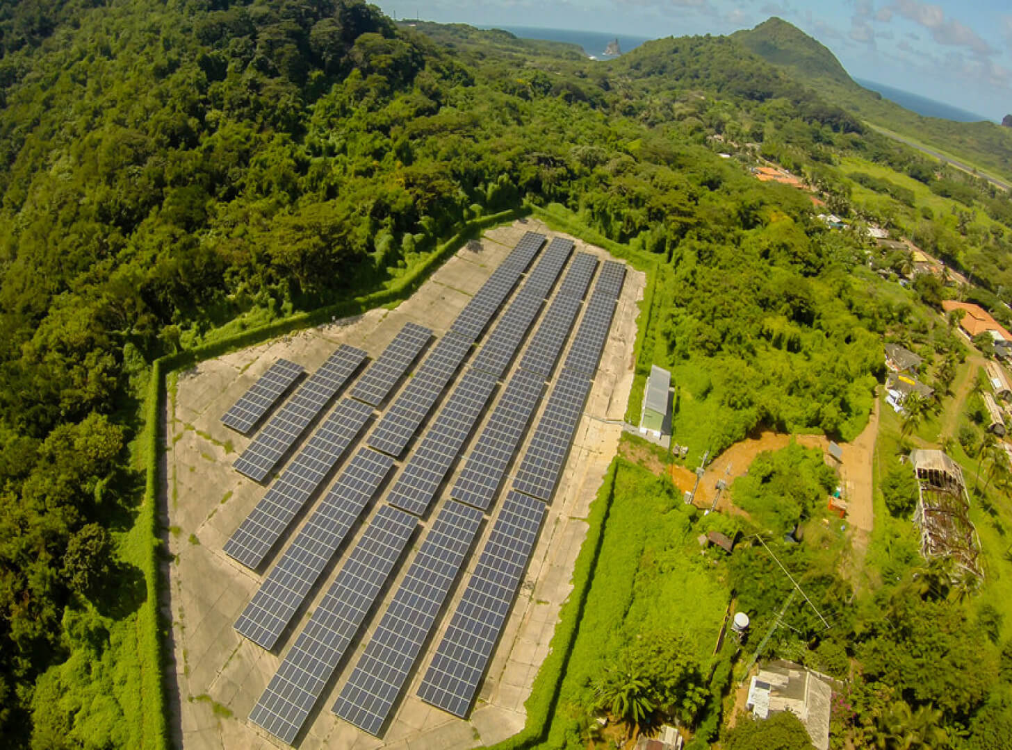 Fernando Noronha/PE. Potência: 550 kWp